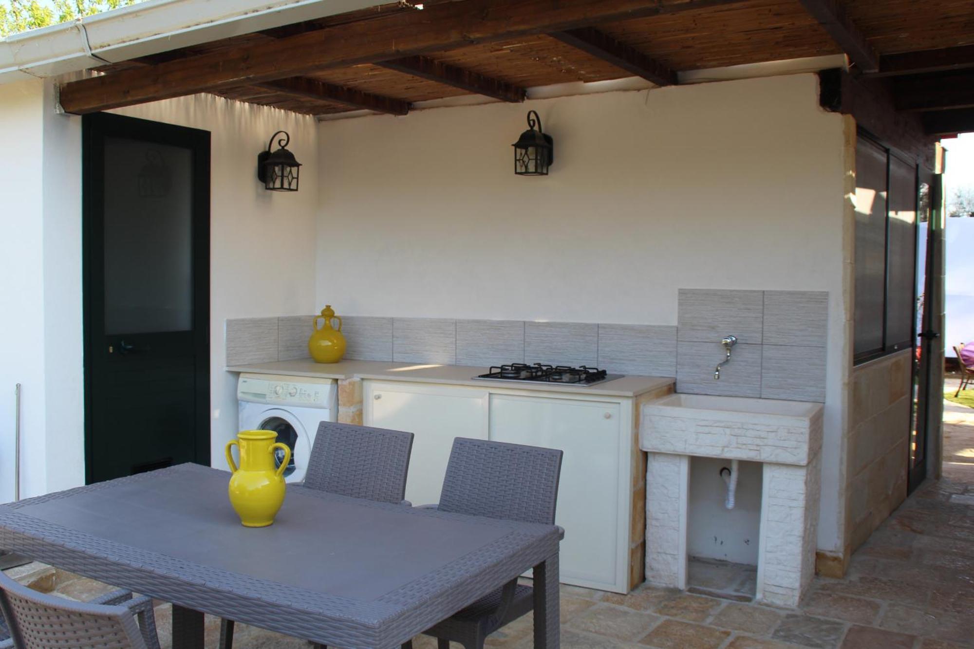 Trullo Nonna Netta Con Piscina Idromassaggio E Area Giochi Villa Ceglie Messapica Dış mekan fotoğraf