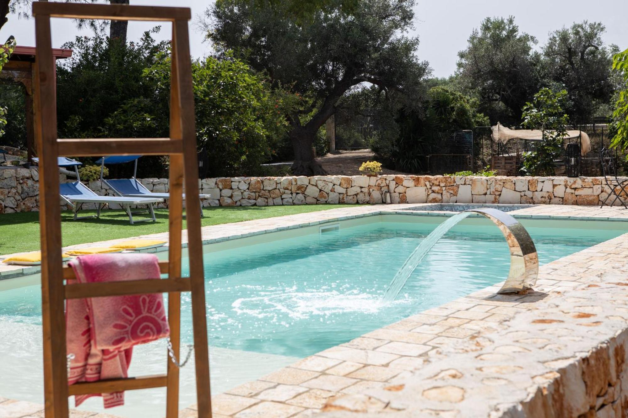 Trullo Nonna Netta Con Piscina Idromassaggio E Area Giochi Villa Ceglie Messapica Dış mekan fotoğraf