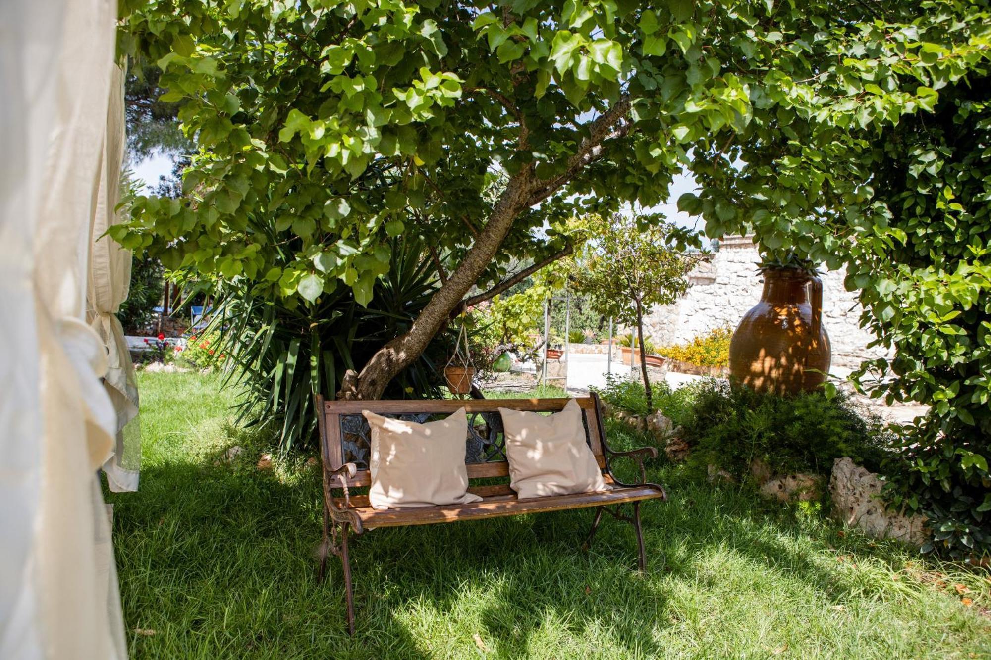 Trullo Nonna Netta Con Piscina Idromassaggio E Area Giochi Villa Ceglie Messapica Dış mekan fotoğraf
