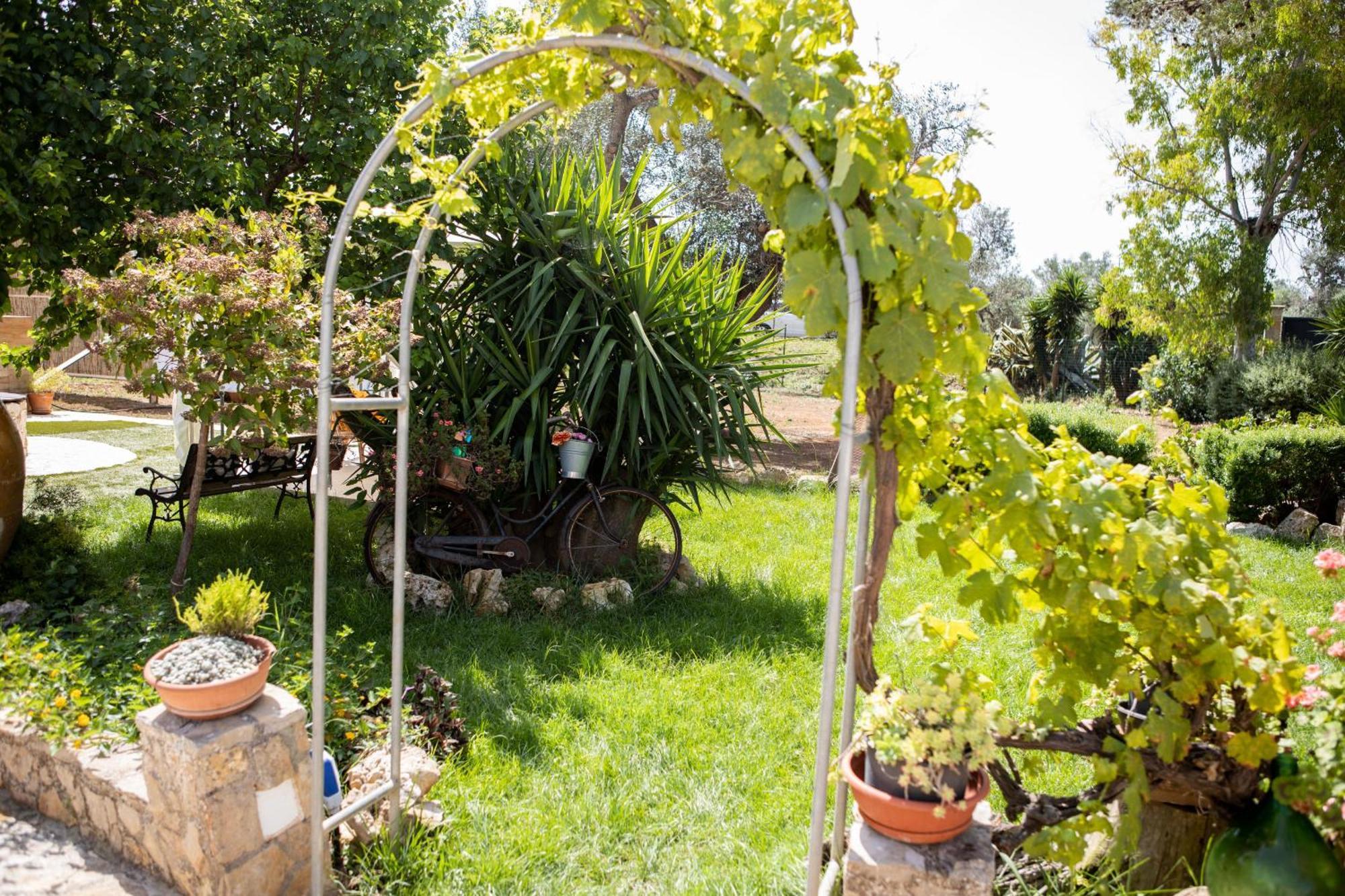 Trullo Nonna Netta Con Piscina Idromassaggio E Area Giochi Villa Ceglie Messapica Dış mekan fotoğraf