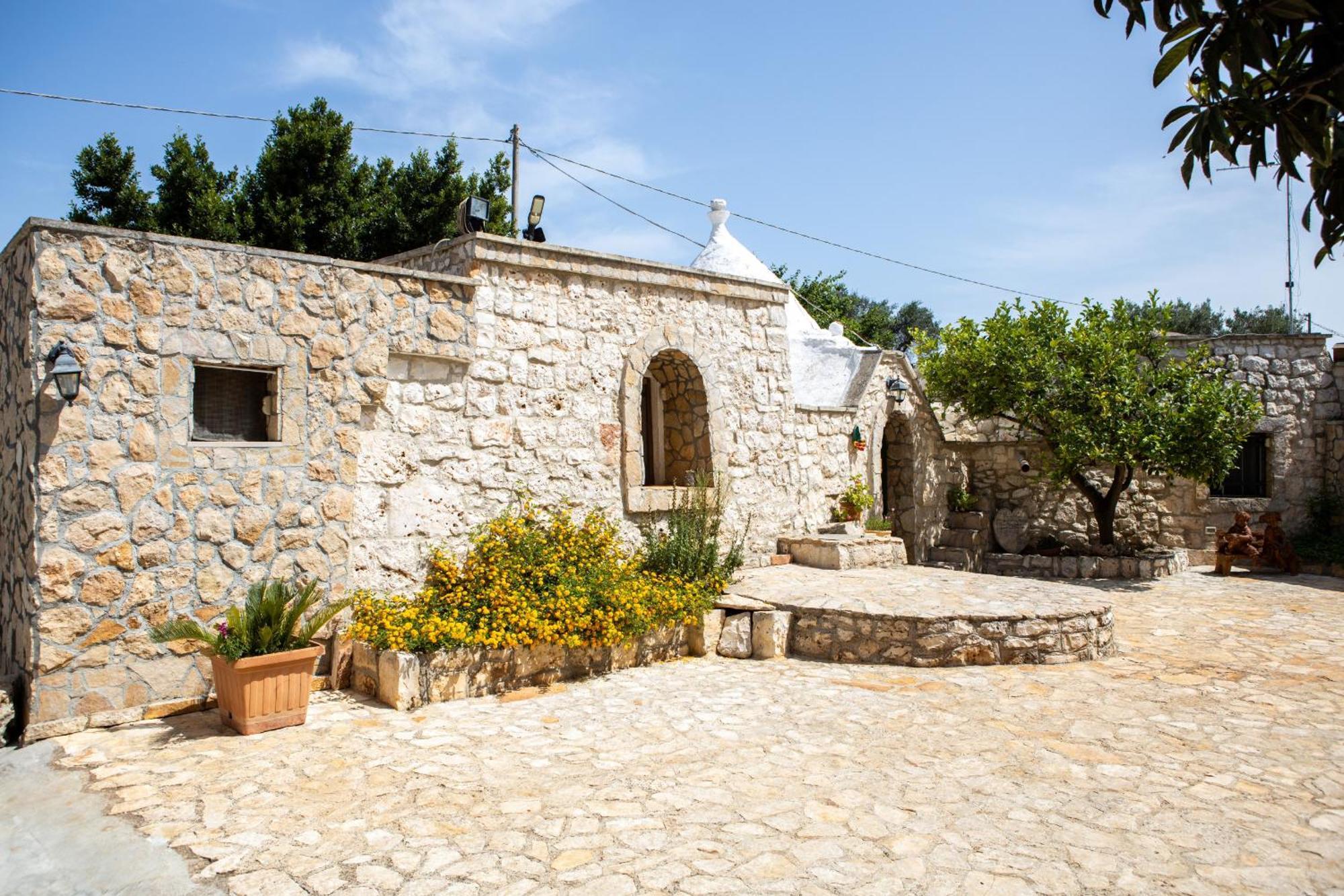Trullo Nonna Netta Con Piscina Idromassaggio E Area Giochi Villa Ceglie Messapica Dış mekan fotoğraf